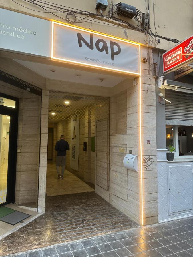 Nap Hostel Валенсия Екстериор снимка